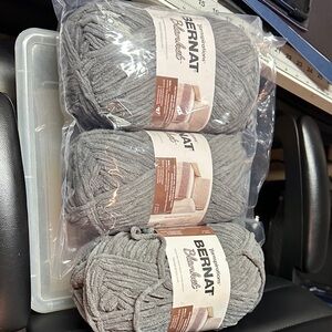 Bernat Blanket Yarn - Gray